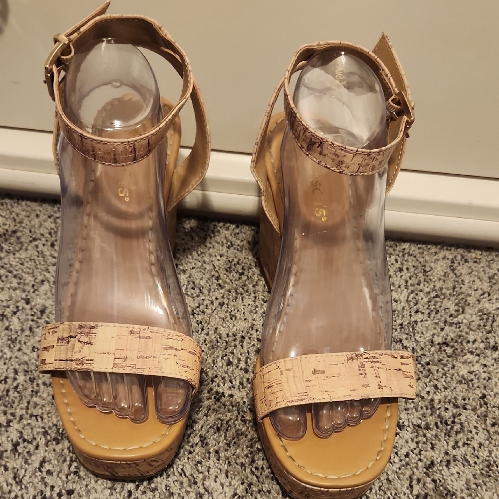Francesca's SZ 10  Wedge Sandal